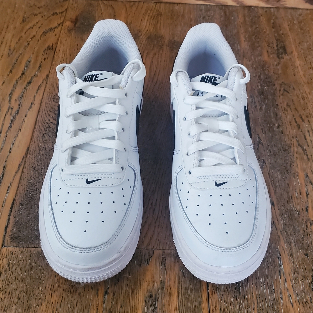 Nike - Boys - Size 4.5Y - Air Force 1 - Low - Athletic Shoes - White/Black - Picture 3 of 9